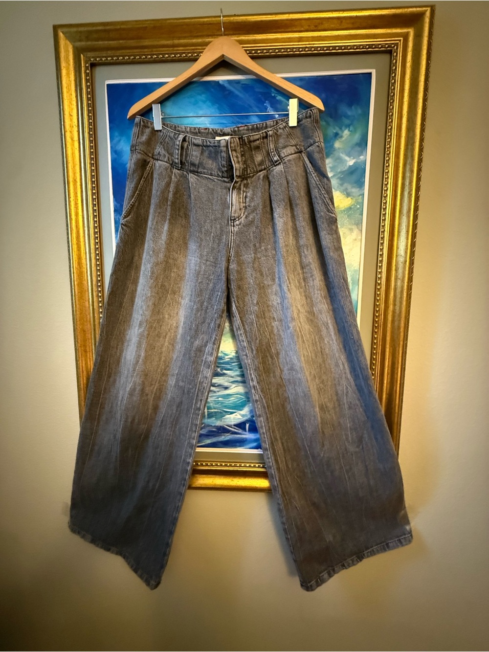 Alice + Olivia Wide-Leg Pleated Gray Denim Jeans